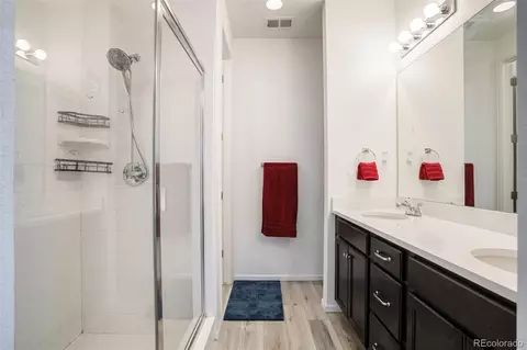 Bath - 27656 E 10th Dr, Aurora, CO 80018 photo 2 of 4
