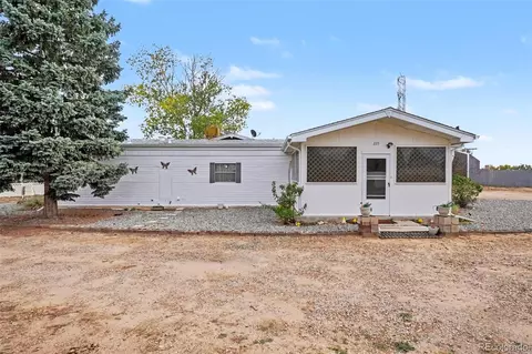 335 Lilac Cir, Lochbuie, CO 80603
