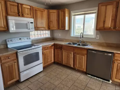 Kitchen - 5455 E 36th Ave, Denver, CO 80207 photo 1 of 2