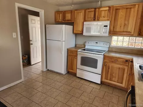 Kitchen - 5455 E 36th Ave, Denver, CO 80207 photo 2 of 2