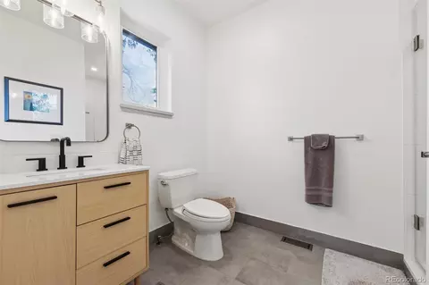 Bath - 2870 18th St, Boulder, CO 80304 photo 2 of 6