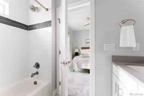 Bath - 4400 E Bails Pl, Denver, CO 80222 photo 3 of 8