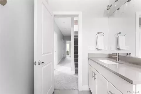 Bath - 4400 E Bails Pl, Denver, CO 80222 photo 7 of 8