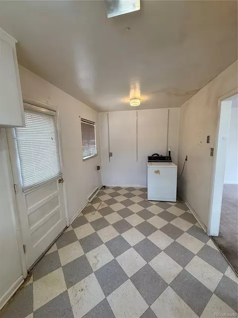5209 E Thrill Pl, Denver, CO 80207 photo 10