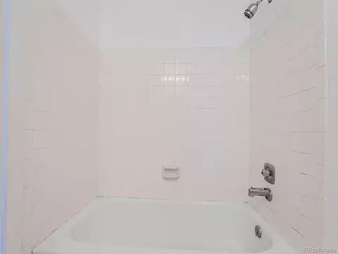 Bath - 8646 Carr Loop, Westminster, CO 80005 photo 3 of 5