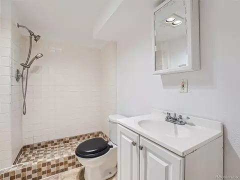 Bath - 8646 Carr Loop, Westminster, CO 80005 photo 5 of 5
