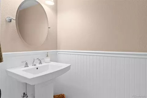Bath - 21544 E Powers Pl, Aurora, CO 80015 photo 1 of 3