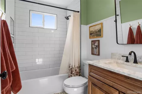 Bath - 21544 E Powers Pl, Aurora, CO 80015 photo 2 of 3