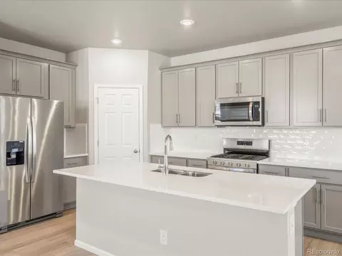 22485 E 7th Pl, Aurora, CO 80018 photo 3