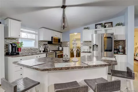 17329 E 16th Dr, Aurora, CO 80011 photo 4