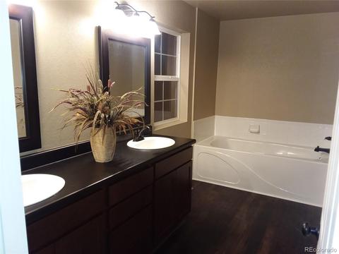 14417 Elk Dr, Denver, CO 80239 photo 7