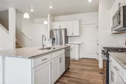 27414 E Byers Ave, Aurora, CO 80018 photo 7