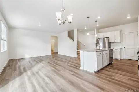 27414 E Byers Ave, Aurora, CO 80018 photo 6