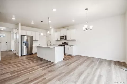 27414 E Byers Ave, Aurora, CO 80018 photo 5