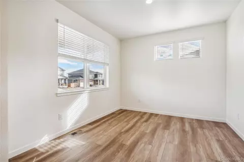 27414 E Byers Ave, Aurora, CO 80018 photo 2