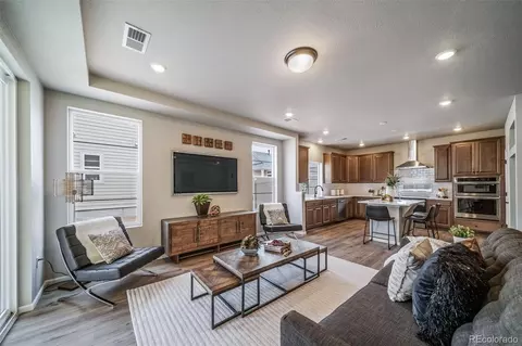 21927 E 51st Dr, Aurora, CO 80019