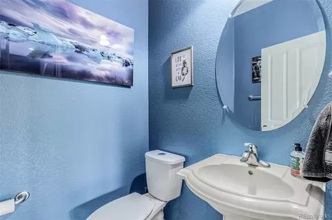Bath - 23901 Easter Pl, Aurora, CO 80016 photo 1 of 5
