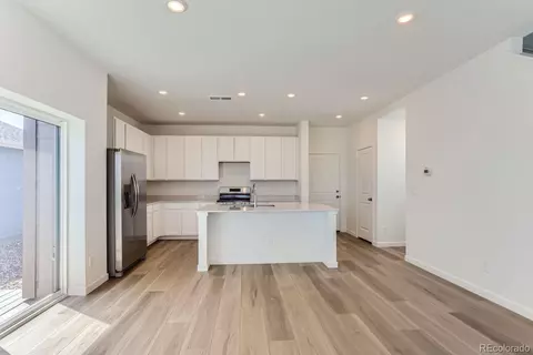 640 Aspen Ave, Bennett, CO 80102 photo 3