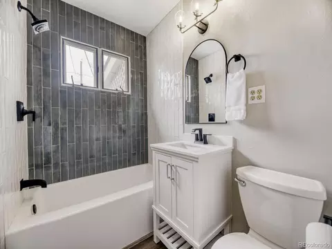 1015 W Longview Ave, Littleton, CO 80120