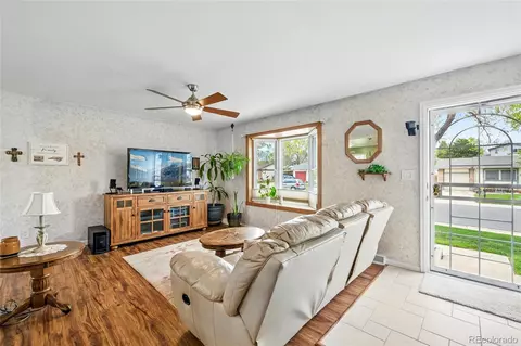 7472 Jay Ct, Arvada, CO 80003 photo 3