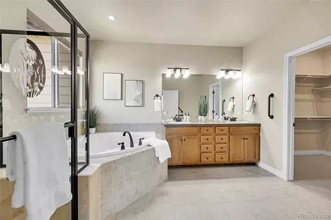 Bath - 8109 Skyview St, Greeley, CO 80634 photo 3 of 4