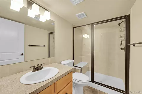 Bath - 8109 Skyview St, Greeley, CO 80634 photo 4 of 4