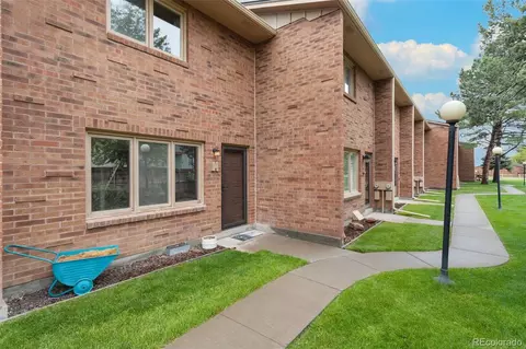 2111 Chatalet Ln #M, Pueblo, CO 81005