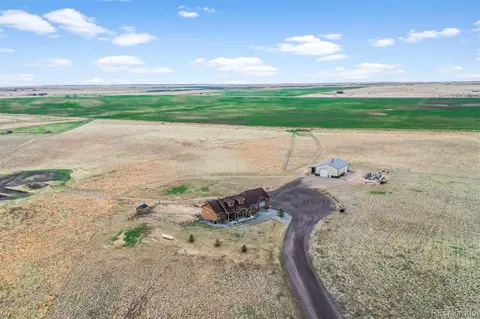 50112 E Maplewood Pl, Bennett, CO 80102 photo 3