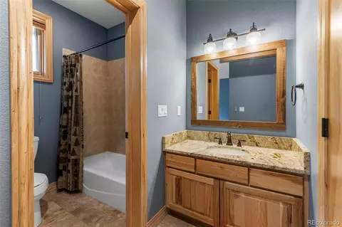 Bath - 1837 Stellar Dr, Silverthorne, CO 80498 photo 3 of 4