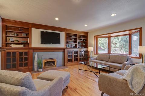 8367 E Lehigh Dr, Denver, CO 80237 photo 2