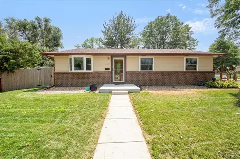 950 Dannys Ct, Longmont, CO 80501