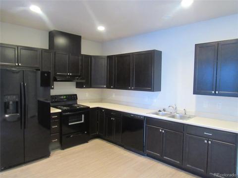 6836 E Archer Dr, Denver, CO 80224 photo 4