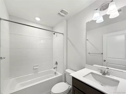 Bath - 21885 E 9th Pl, Aurora, CO 80018 photo 4 of 5