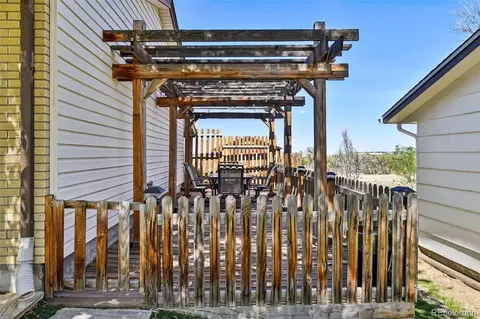 Exterior - 15979 E 18th Pl, Aurora, CO 80011 photo 6 of 7