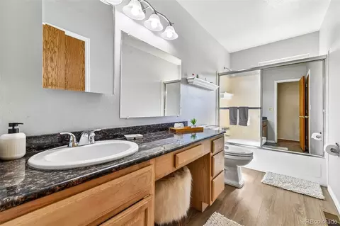 Bath - 15979 E 18th Pl, Aurora, CO 80011 photo 2 of 3