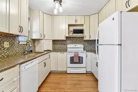 Kitchen - 15979 E 18th Pl, Aurora, CO 80011 photo 2 of 6
