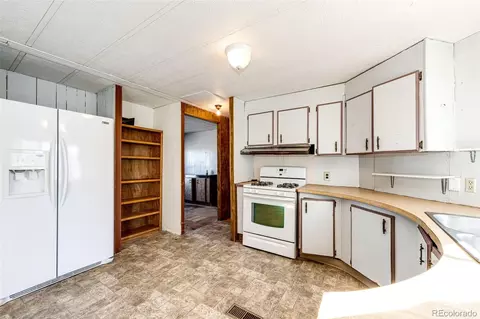 Kitchen - 38560 1st St, Agate, CO 80101 photo 1 of 2