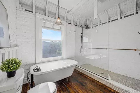 Bath - 2080 N Clarkson St, Denver, CO 80205 photo 3 of 7