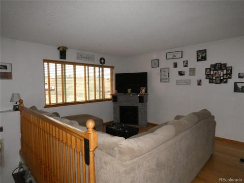 270 Middle St, Rangely, CO 81648 photo 2