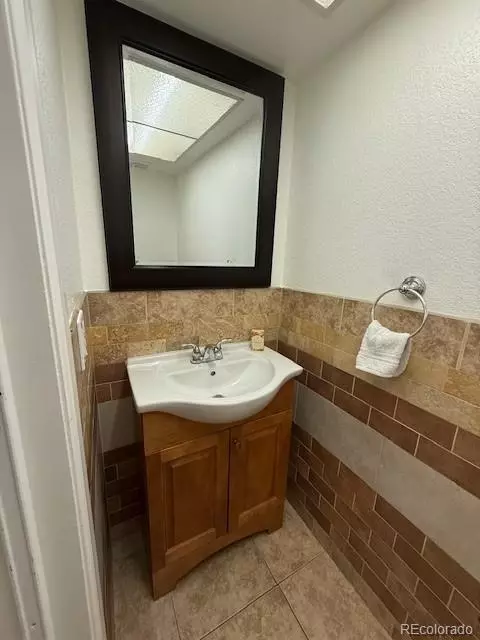 9019 E Oxford Dr, Denver, CO 80237 photo 9