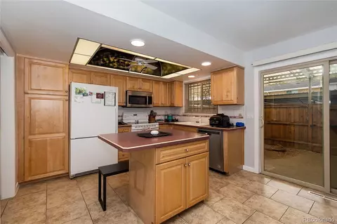9019 E Oxford Dr, Denver, CO 80237 photo 2