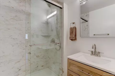 Bath - 9648 Yegge Rd, Morrison, CO 80465 photo 4 of 5