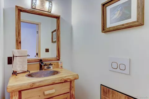 Bath - 9648 Yegge Rd, Morrison, CO 80465 photo 3 of 5