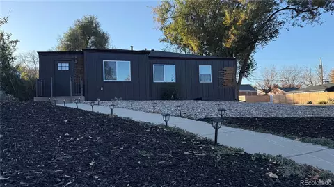 1285 Roslyn St, Denver, CO 80220