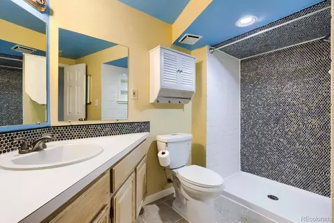 Bath - 19406 E 45th Ave, Denver, CO 80249 photo 4 of 5