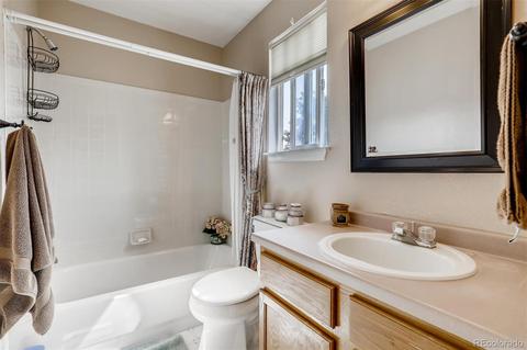4917 Eugene Ct, Denver, CO 80239 photo 15