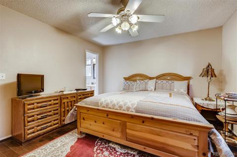 4917 Eugene Ct, Denver, CO 80239 photo 14