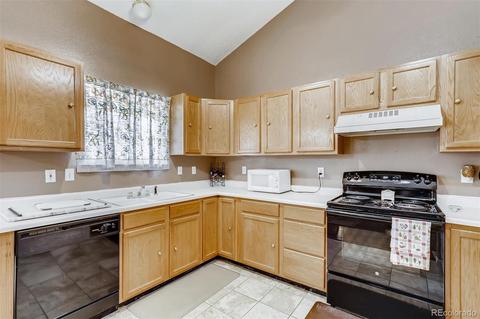 4917 Eugene Ct, Denver, CO 80239 photo 9