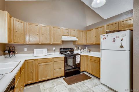 4917 Eugene Ct, Denver, CO 80239 photo 8