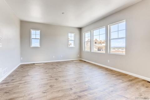 27912 E 7th Pl, Aurora, CO 80018 photo 4